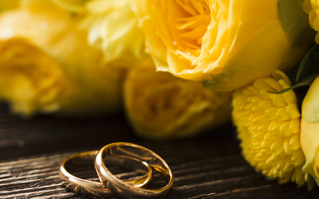 Anniversaires de mariage : noce d’or, de diamant et de palissandre